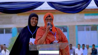 Daawo- waa kuma ugaaska la caleemo saaray maanta ee sayid mahamed abdule xasan adeerka u yahay …. Ugaas Fuaad ugaas…